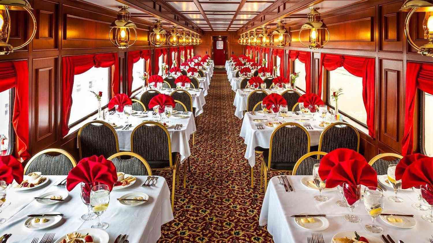 A Guide to Themed Dinner Train Events