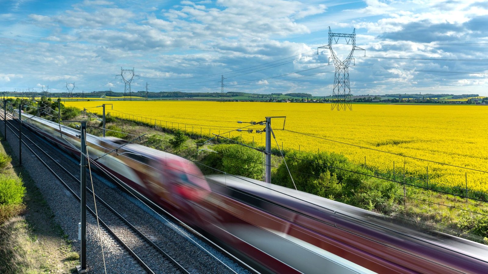 How Rail Roads Are Adapting to Green Energy