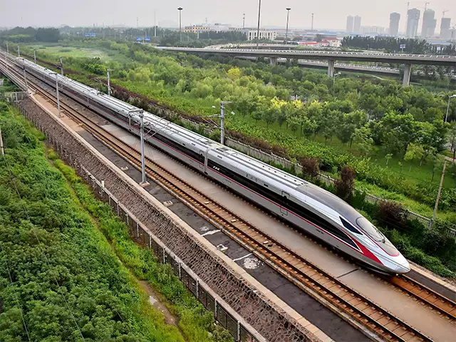 The Science Behind High-Speed Trains: How They Work