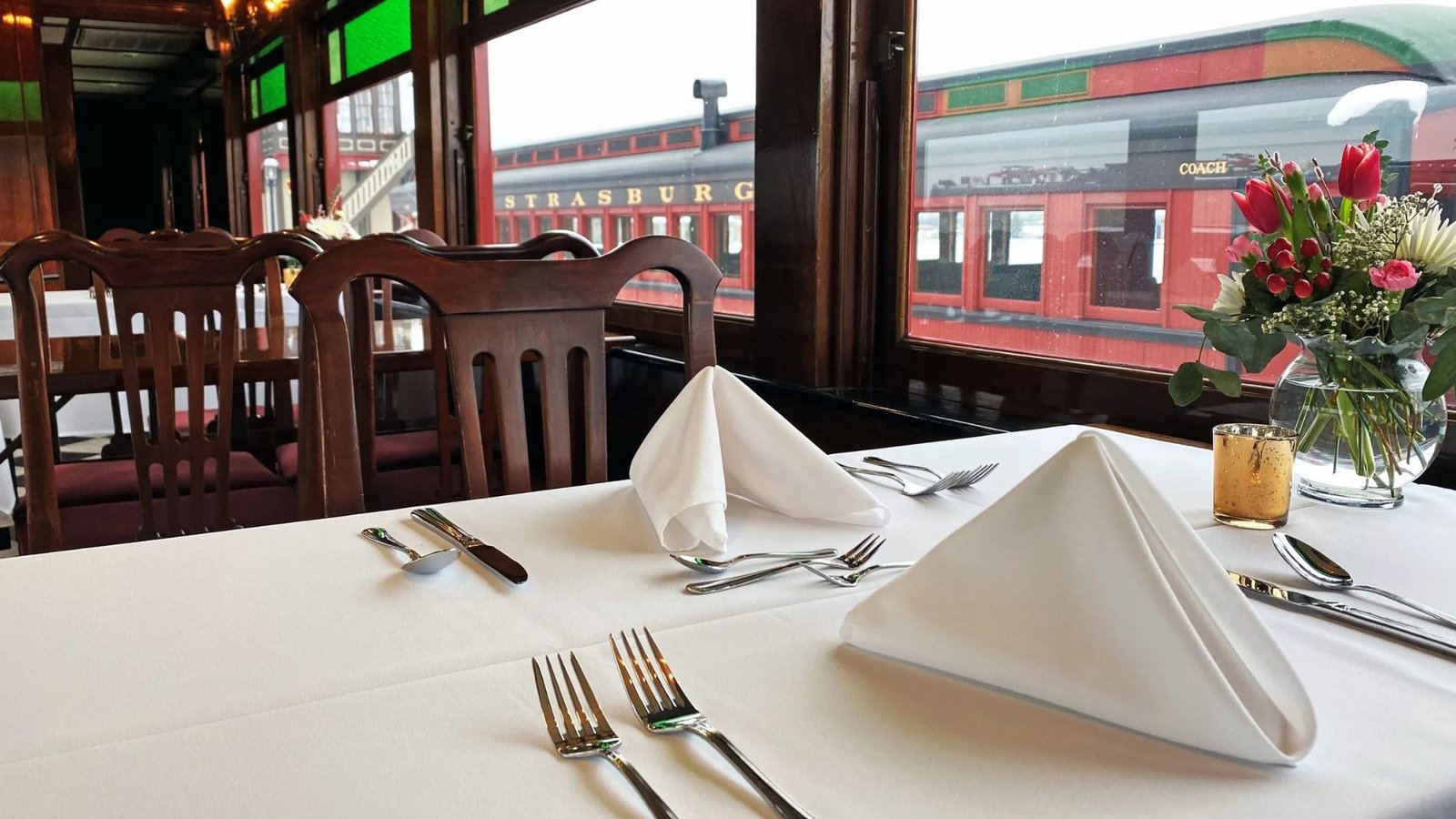 Why Dinner Trains Are Great for Special Occasions